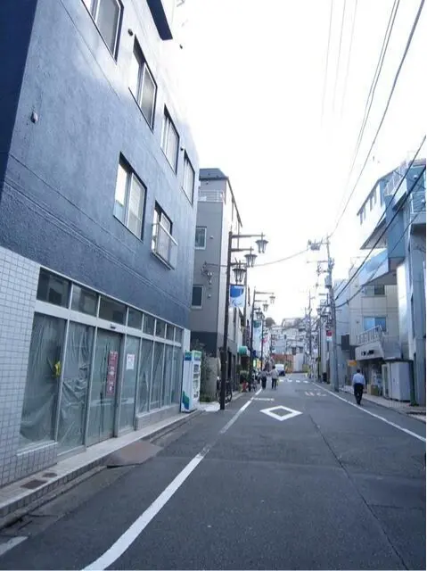 三軒茶屋のスケルトン店舗物件の外観