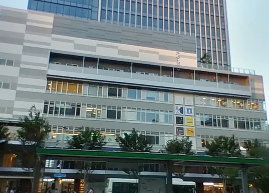 田町の物販居抜きの外観
