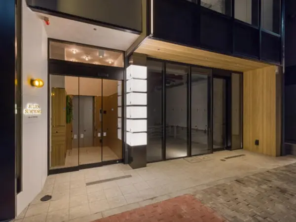 貸店舗(スケルトン)の外観