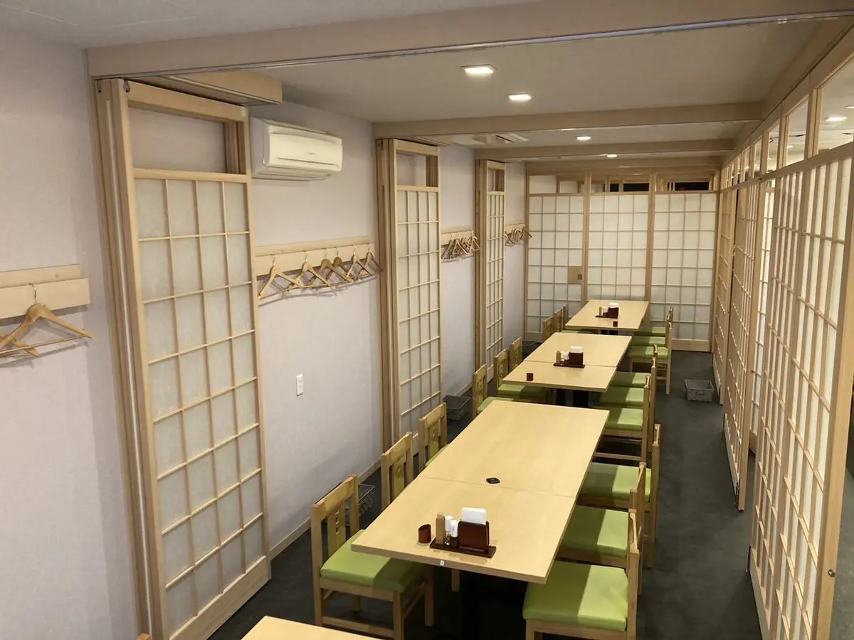 葭川公園の居酒屋居抜きの内装