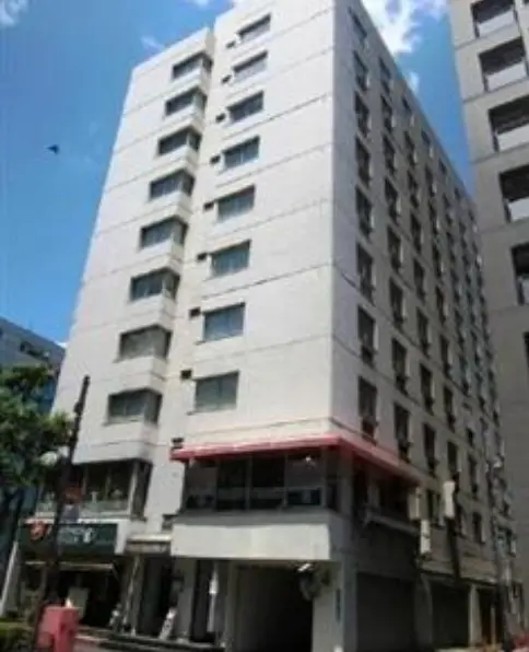 新宿御苑前のスケルトン物件の外観