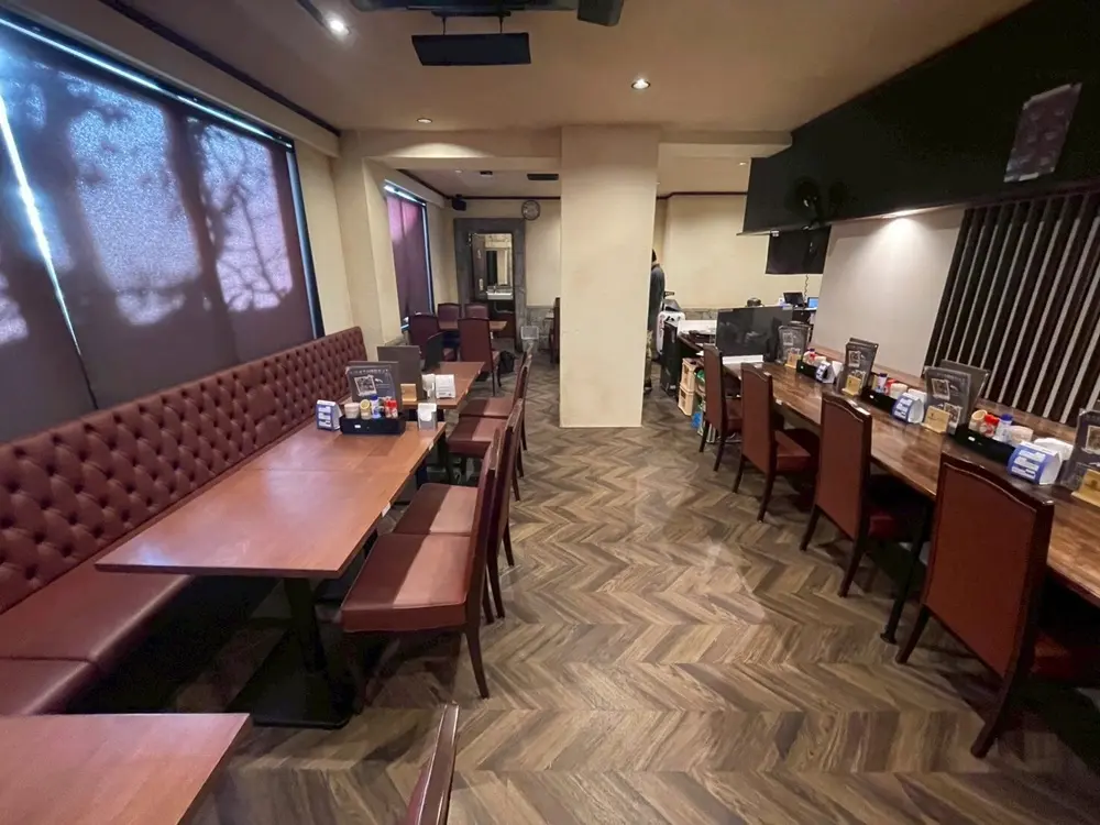 平塚の焼鳥・焼きとん居抜きの内装