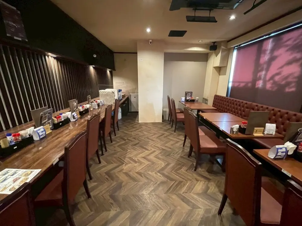 平塚の焼鳥・焼きとん居抜きの内装