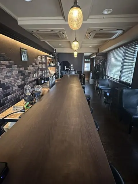石川町のBAR・ショットバー居抜きの内装