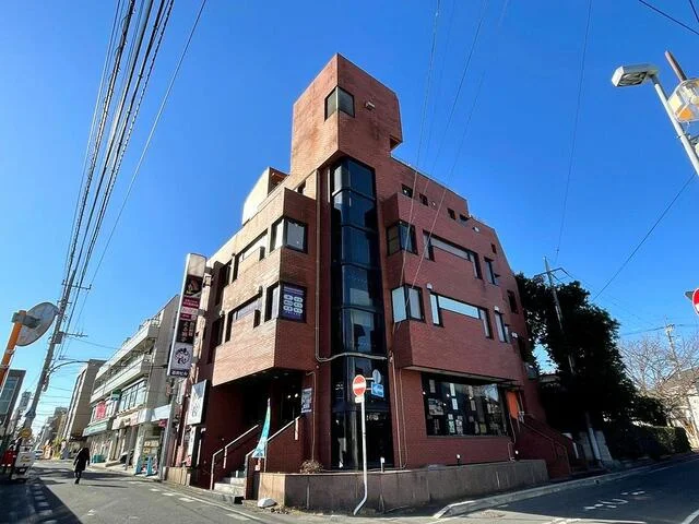 貸店舗(スケルトン)の外観